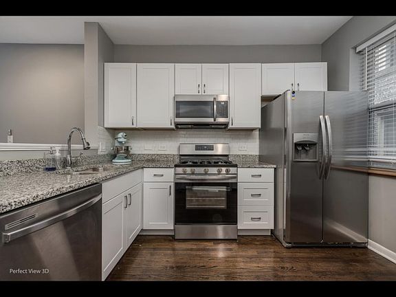 5th image of 3923 W Ainslie St #1