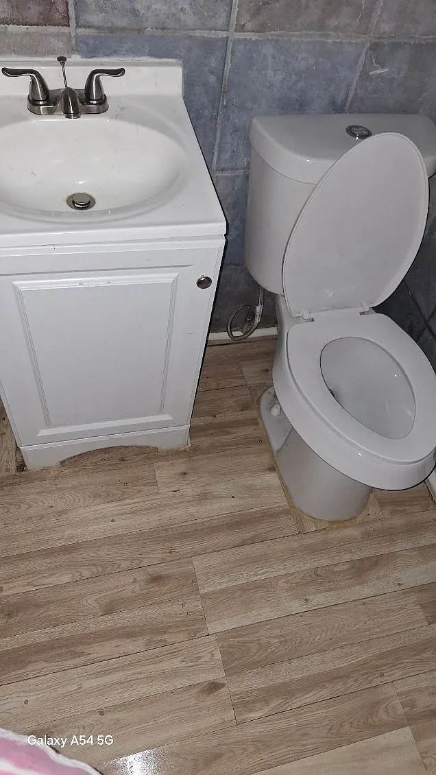 2 bed, 700 sqft, $750 — Photo 2
