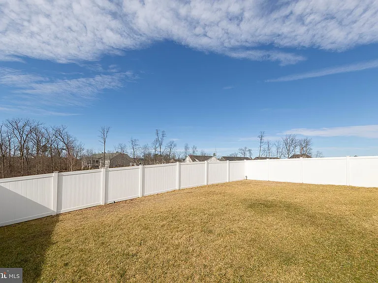 124 Lenore Ln — Photo 40