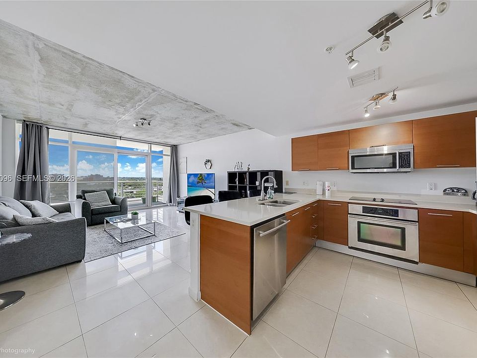 1st image of 3250 NE 1st Ave APT 811