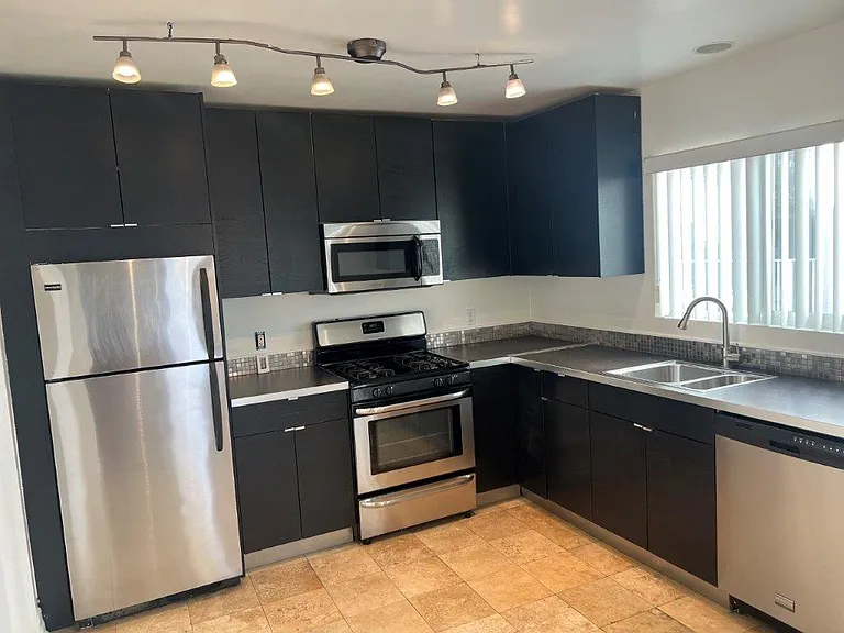 11915 Darlington Ave #8 — Photo 3