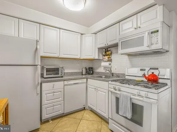 1633 D St SE, Washington, DC 20003