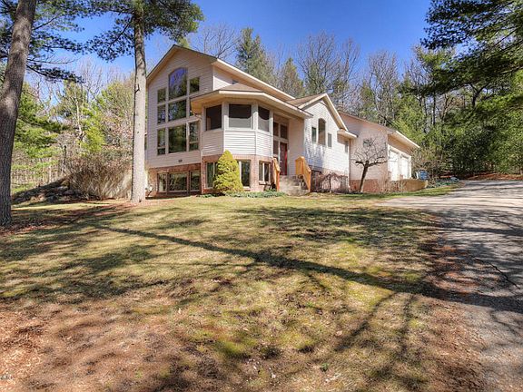 2nd image of 6990 Chandler Dr NE