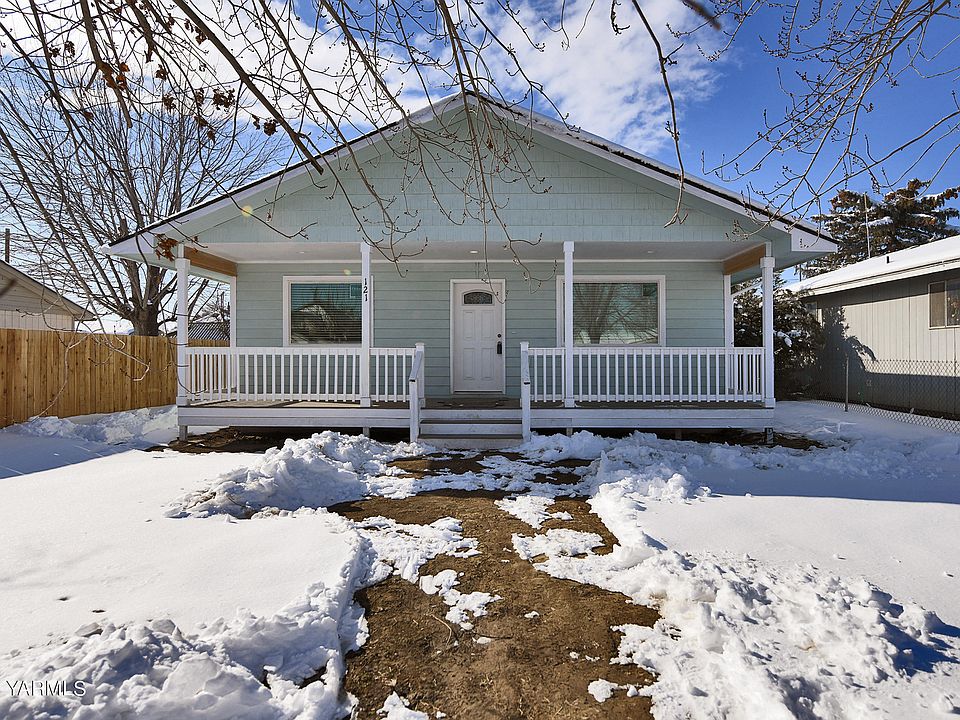 121 3rd St, Mabton, WA 98935 Zillow