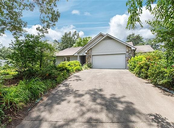 2nd image of 34 Hillcreek Dr