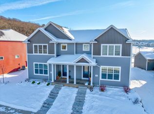 2327 Autumn Lake Pkwy, Madison, WI 53718