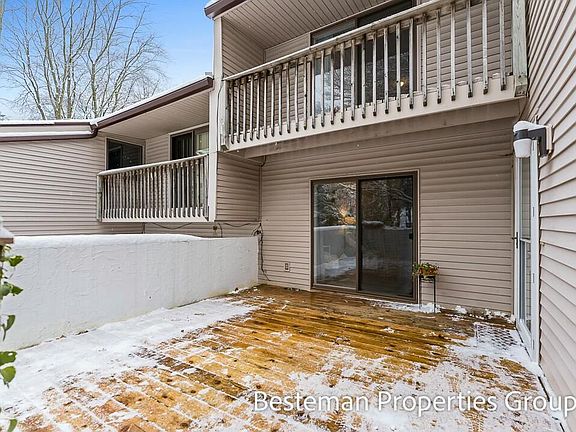 5th image of 17554 Parkwood Unit E