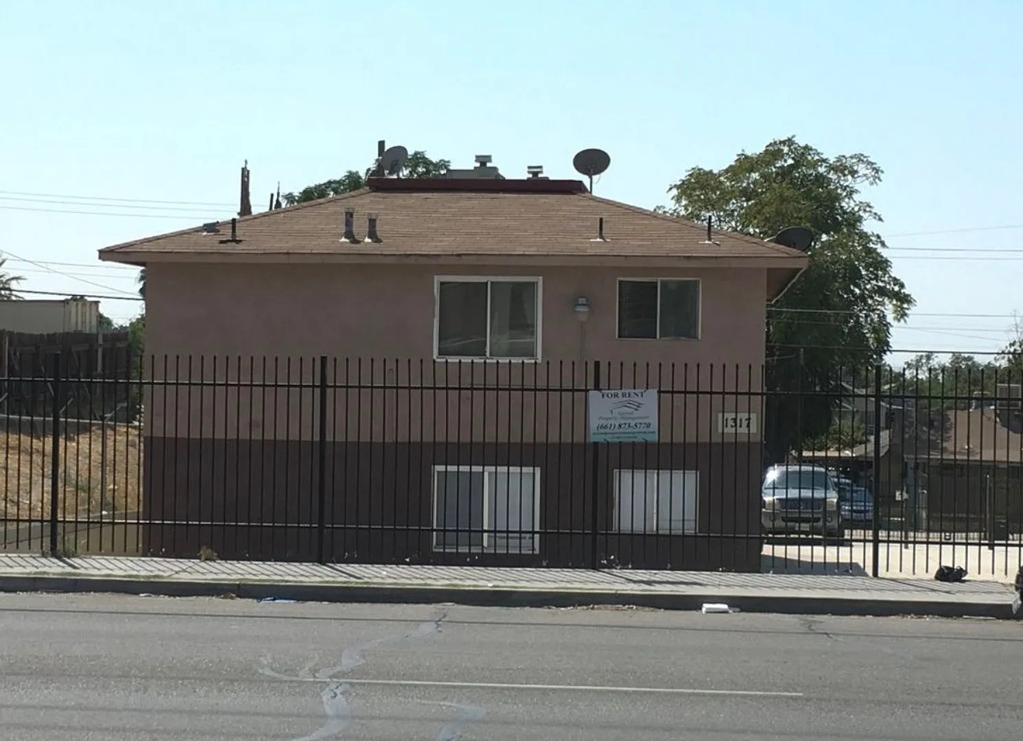 1317 Bernard — Photo 1