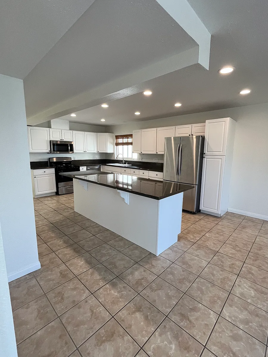 Kitchen - 205 41st St #B