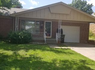 1863 S Pinecrest Ave, Wichita, KS 67218