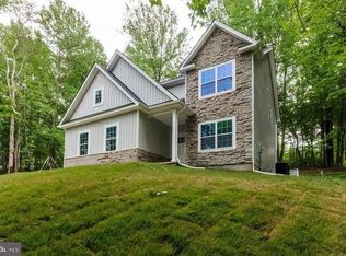 189 Speaks Ln, Harpers Ferry, WV 25425