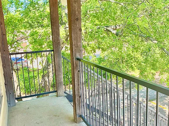 1121 N Locust St #10 — Photo 7