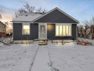 1919 W Forteen Mile Rd, Royal Oak, MI, 48073