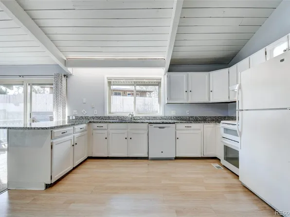 877 S Depew Street, Lakewood, CO 80226