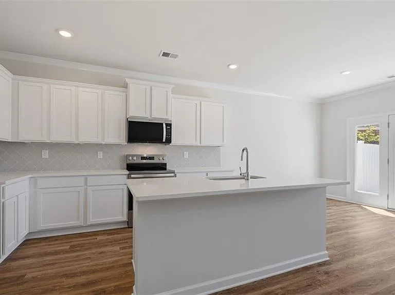 1404 Gray Branch Dr — Photo 8