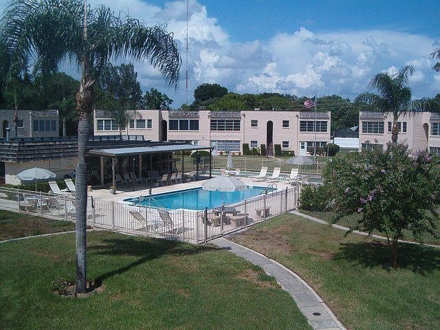 Clubhouse/Pool