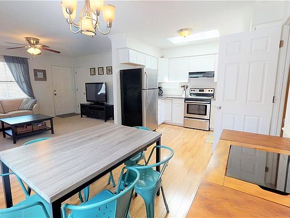 5th image of 10207 Bayberry Ln