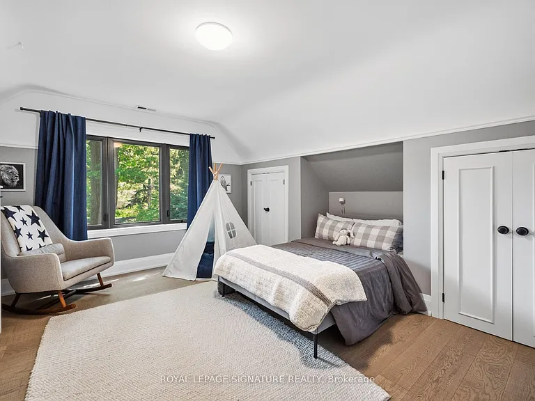 74 Fallingbrook Dr — Photo 23