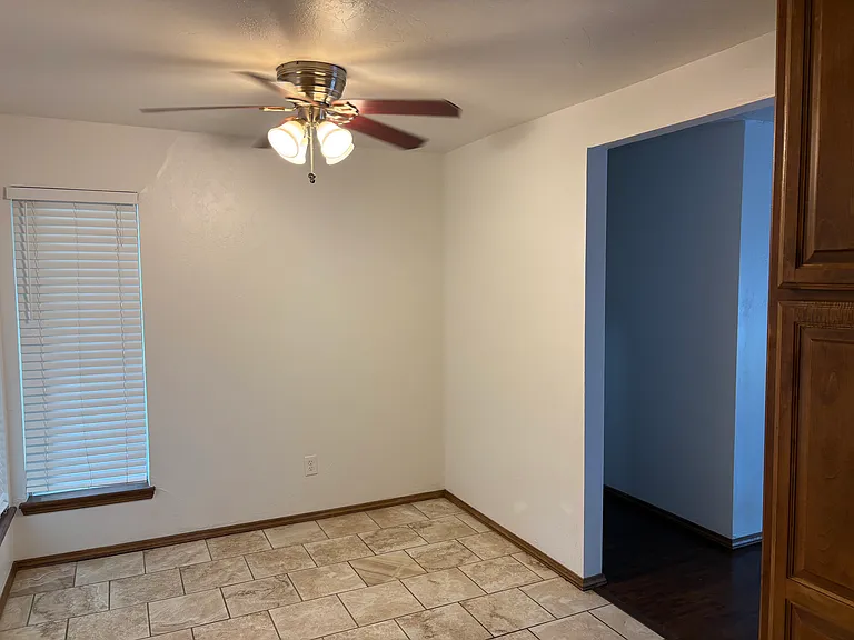 1904 Lanesboro Dr — Photo 18