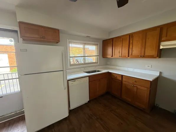 325 Oak Ridge, 1-46 Acerra Dr #22, Hillside, IL 60162