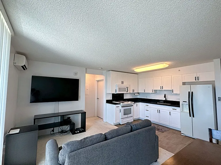 801 South St #1012 — Photo 2