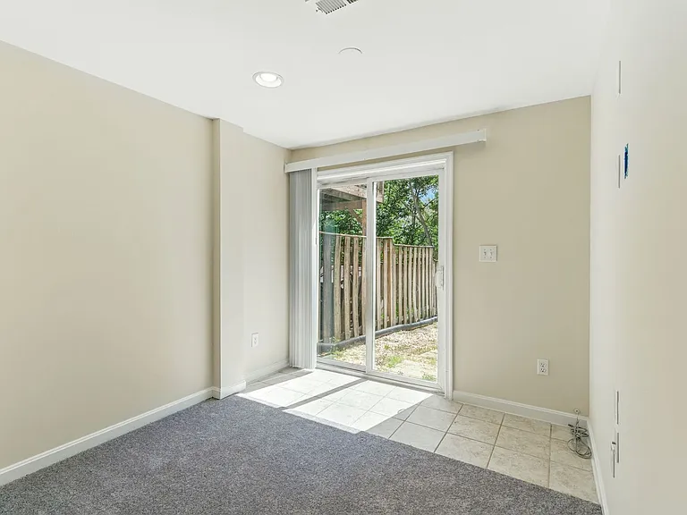 505 Knollwood Ct — Photo 22
