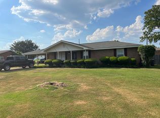 405 Clark St, Muscle Shoals, AL 35661