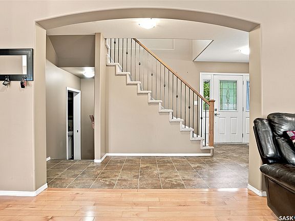 5th image of 110 Stepney Crescent