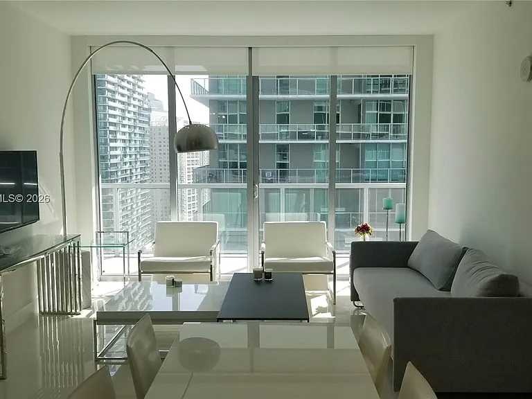 1111 SW 1st Ave #3516 — Photo 2