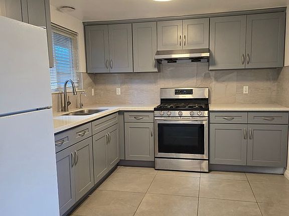 4th image of 500 Everett Ave #D