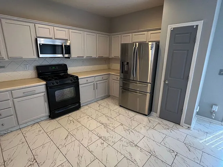821 Tulip Poplar Way — Photo 7