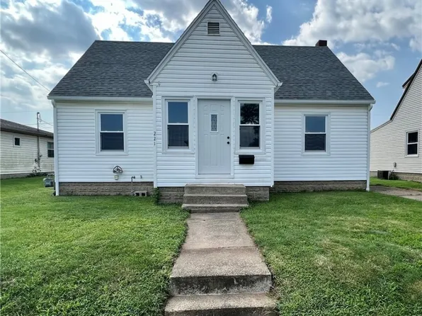 221 N Kirk St, West Lafayette, OH 43845