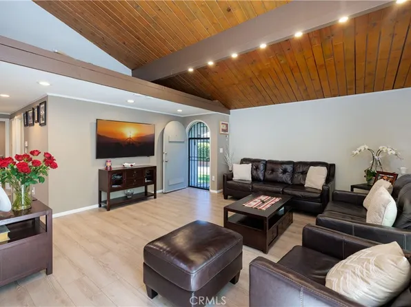 1351 Maxwell Ln, Upland, CA 91786