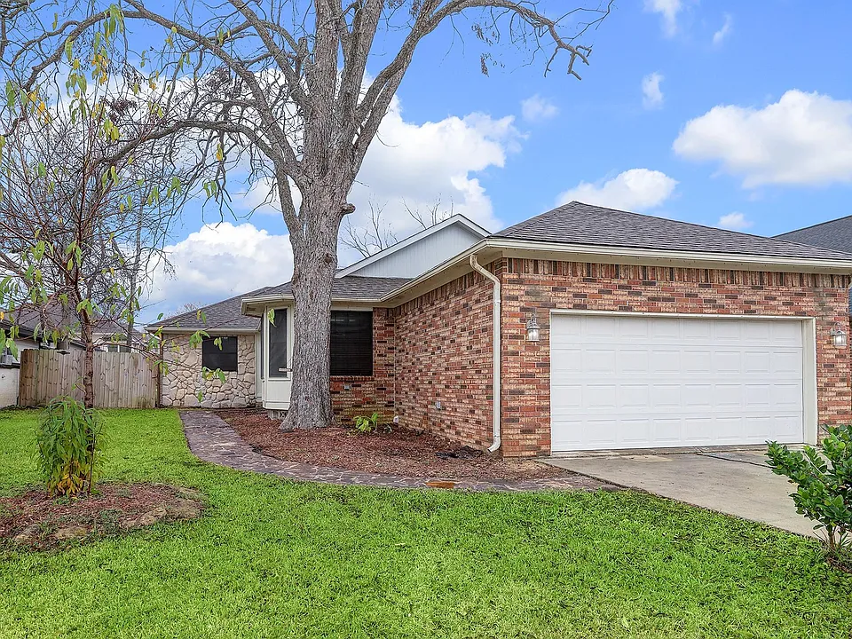 10711 Hillside Dr