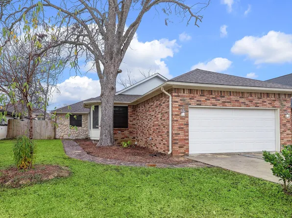 10711 Hillside Dr, Montgomery, TX 77356
