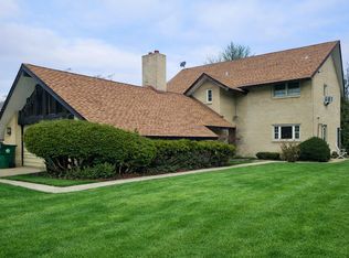 863 N Northwest Hwy, Park Ridge, IL 60068