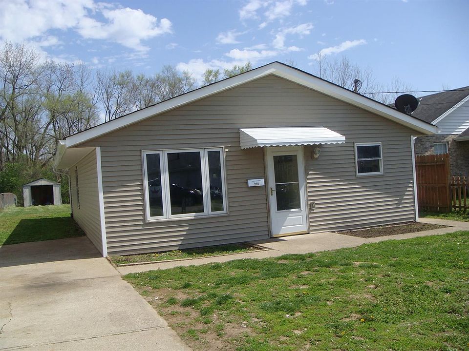 2nd image of 3818 Putnam Ave