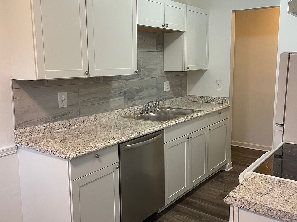 1st image of 595 Wagner Dr #2