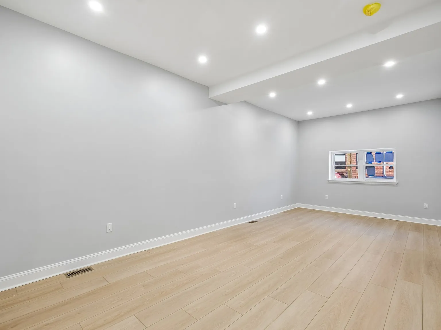 617 S 8th St — Photo 4