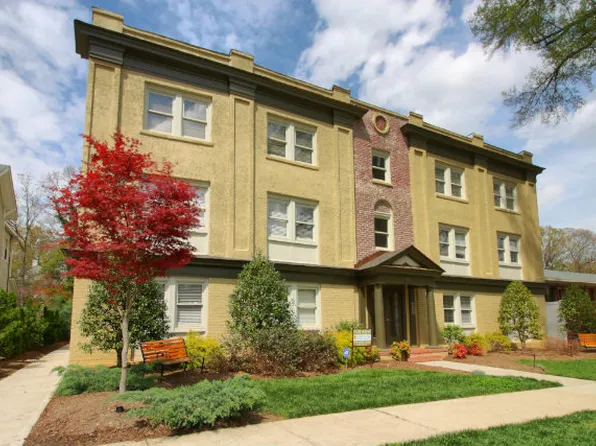 916 W Trinity