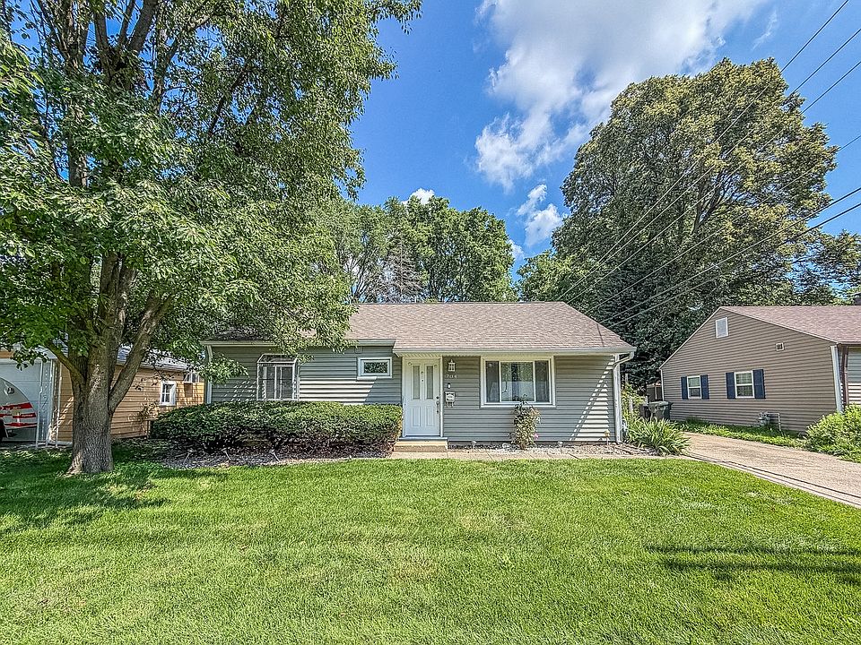 1st image of 704 Hawthorne Dr