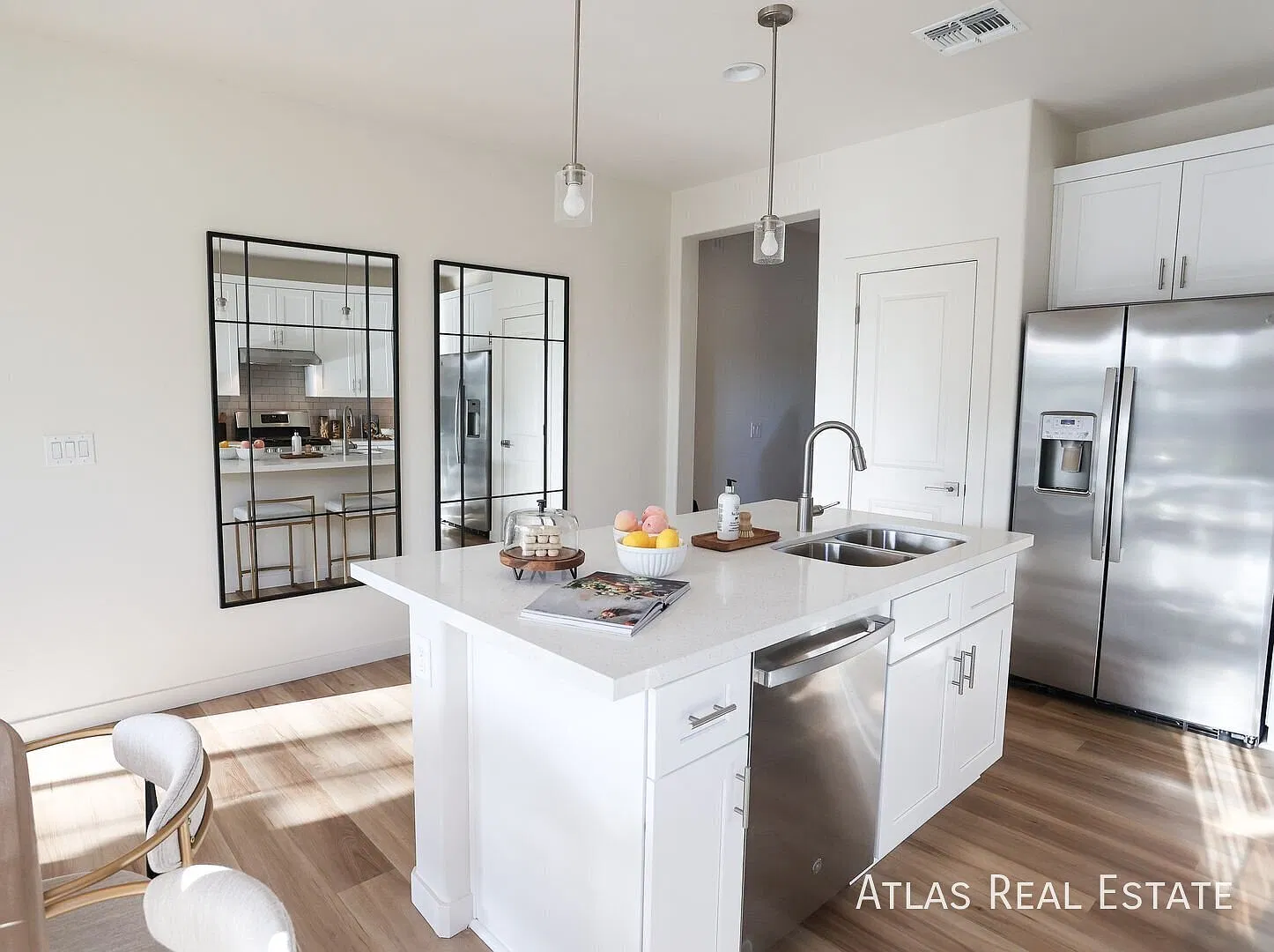 Beautiful 4 Bed, 3 Bath Home in Gated Community — Photo 3