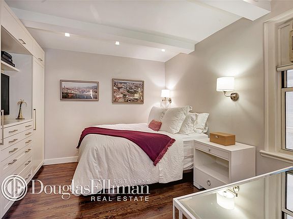4th image of 333 E 43rd St APT 215