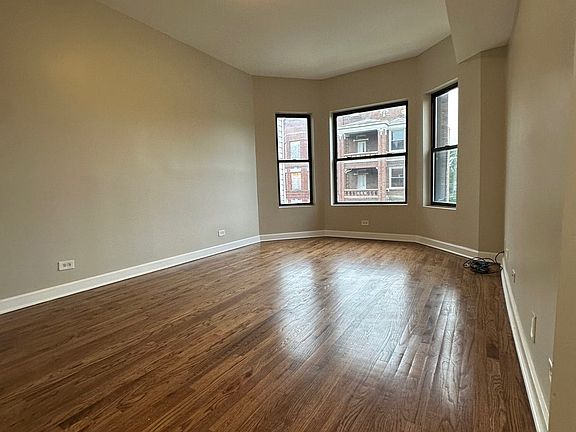 4th image of 1522 E 65th Pl #2E