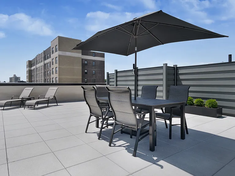 18303 Hillside Ave #2D — Photo 17