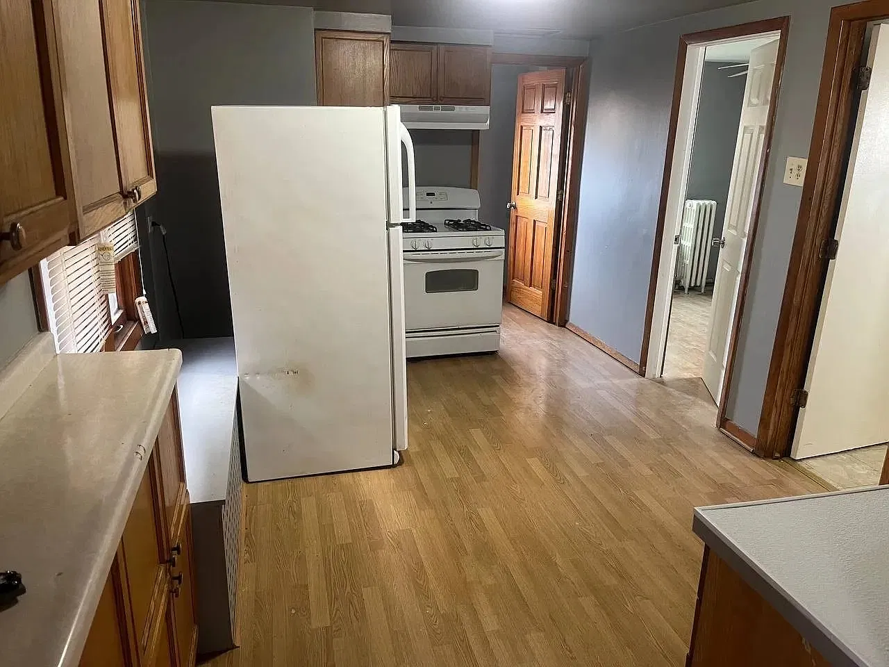 4 bed, 1100 sqft, $2,100 — Photo 3