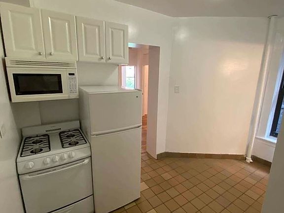 4th image of 308 E 78th St #3FE