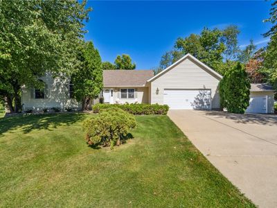 160 Landau St, Robins, IA, 52328