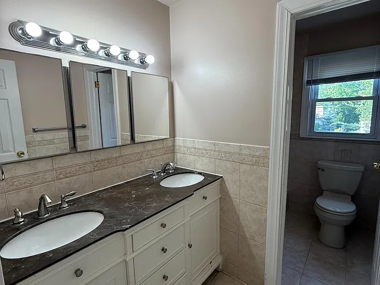 43 Jonathan Dr — Photo 21