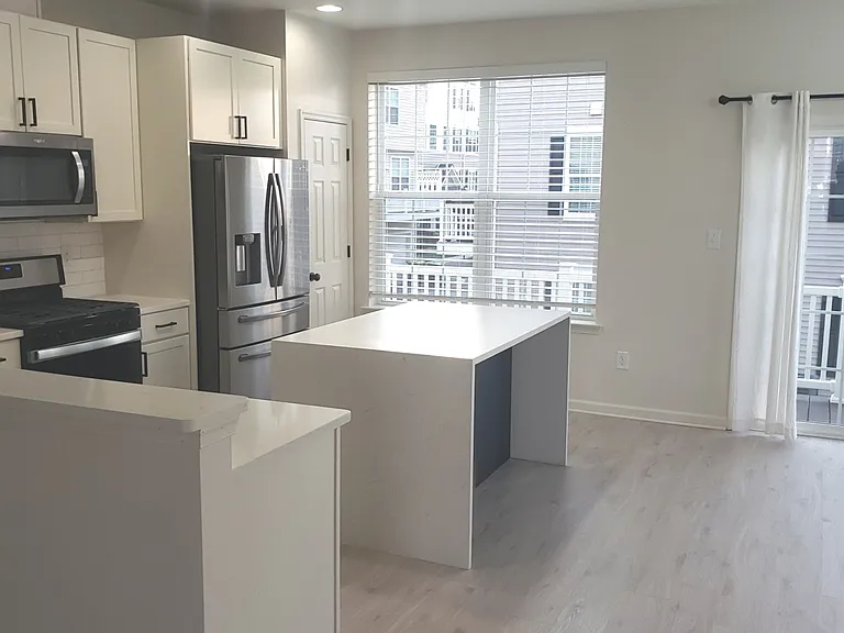 3659 Green St — Photo 9